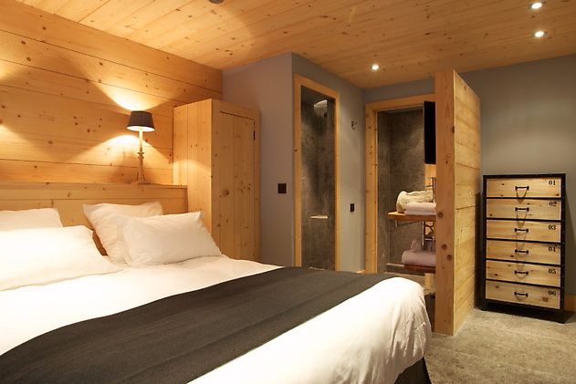0198 This 6 bedroom ski lodge has a few secrets to really make your party swing smallhometours.com 11