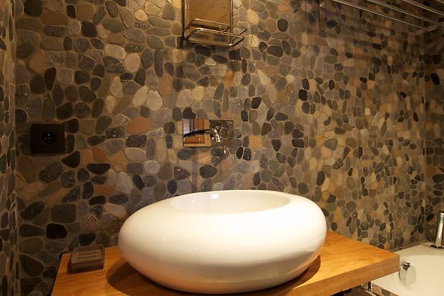 0198 This 6 bedroom ski lodge has a few secrets to really make your party swing smallhometours.com 14