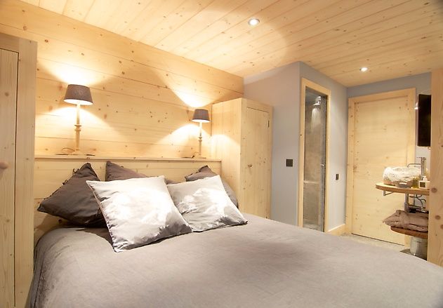 0198 This 6 bedroom ski lodge has a few secrets to really make your party swing smallhometours.com 15