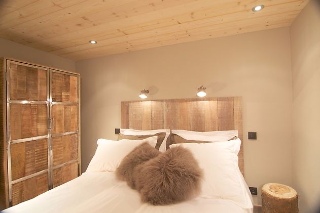 0198 This 6 bedroom ski lodge has a few secrets to really make your party swing smallhometours.com 16
