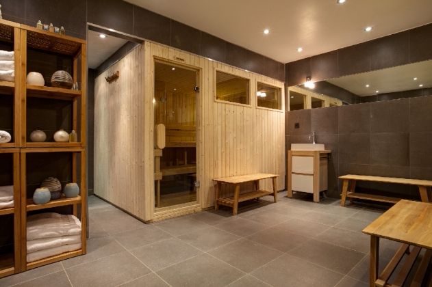 0198 This 6 bedroom ski lodge has a few secrets to really make your party swing smallhometours.com 22