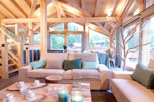 0198 This 6 bedroom ski lodge has a few secrets to really make your party swing smallhometours.com 3