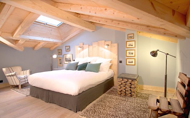 0198 This 6 bedroom ski lodge has a few secrets to really make your party swing smallhometours.com 9