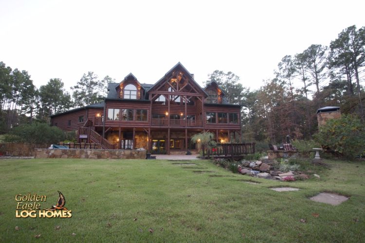 0199 Explore this beautifully lit timber frame home for a glimpse at a true rustic retreat smallhometours.com 2