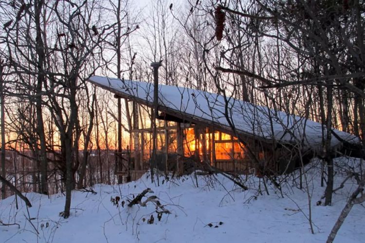 0200 Enjoy this woodland cabins fantastic views then turn toward its gorgeous interior design smallhometours.com 12