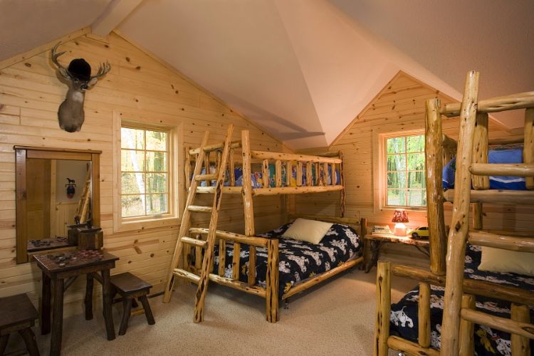 0201 Take a look around the Sawyer log home – it shows how to capture the best of a lakefront smallhometours.com 10