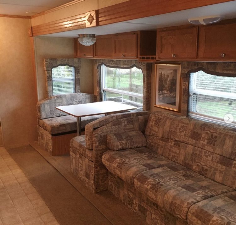0204 Outdated Pilgrim trailer becomes a bright cozy home smallhometours.com 5