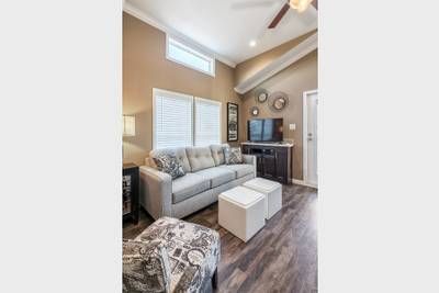 0209 An Arkansas design firm offers one stop shopping for your new tiny home like these chic RVs smallhometours.com 10