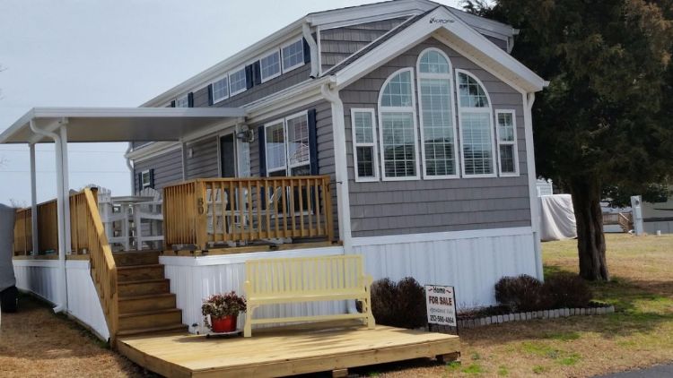 0215 Tour these 6 inspiring park models that will have you going wow smallhometours.com 6