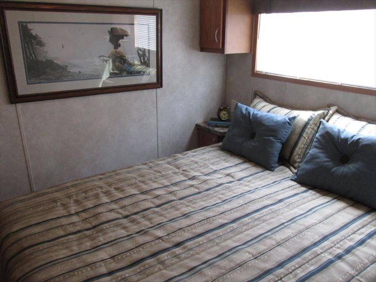 0218 Live in perfect Harmony with this brand new Fairmont model — the interior is a beauty smallhometours.com 7
