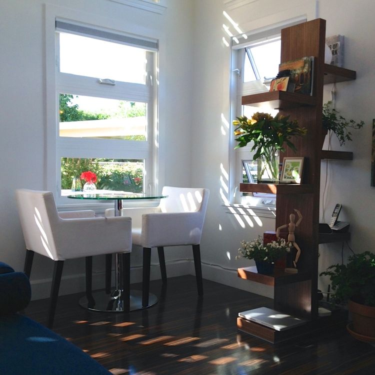 0225 Take a peek at a top of the line model with a kitchen thats as sleek as they get smallhometours.com 3