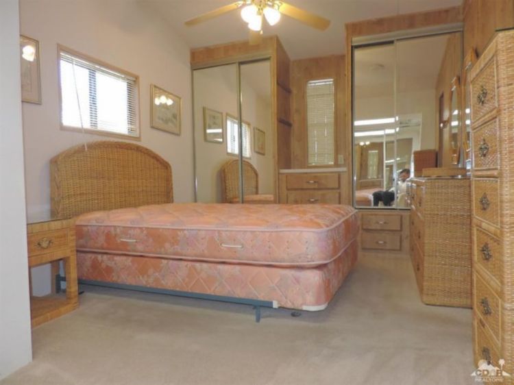 0226 See inside a peaceful park model with the most amazing family room smallhometours.com 6