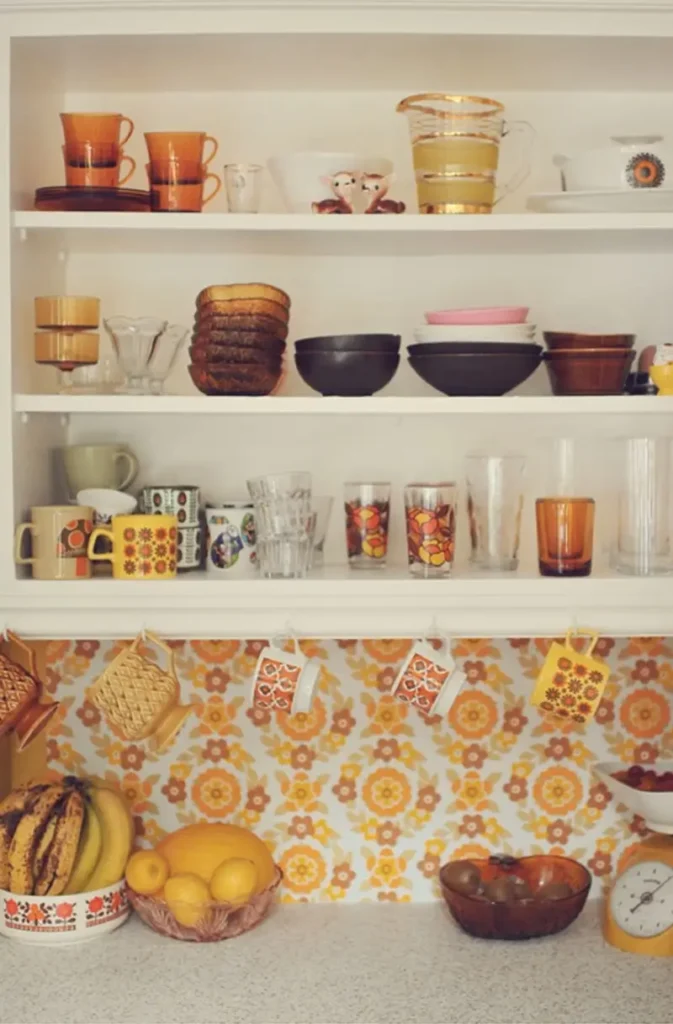 Kitschy Kitchen Ideas Eclectic Vintage Decor Inspiration With Cottage Farmhouse Aesthetic smallhometours.com 6