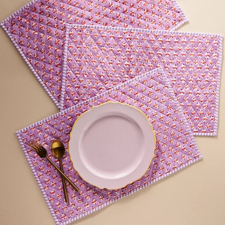 Kitschy Kitchen Inspo Decor Ideas smallhometours.com 1