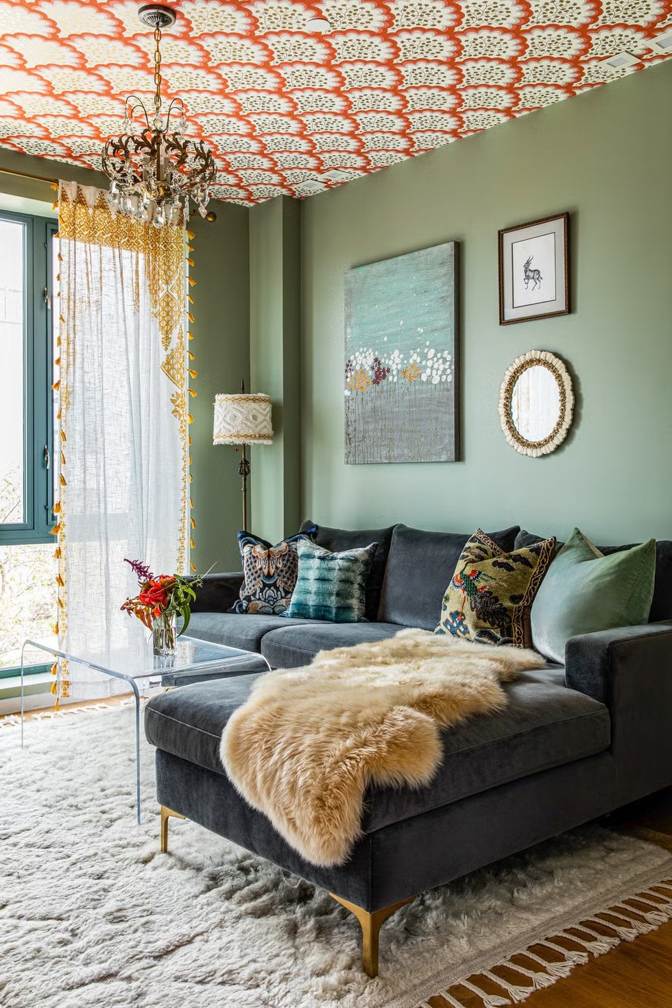 60 Small Living Room Ideas That Make the Space Feel Bigger (Decorating ...