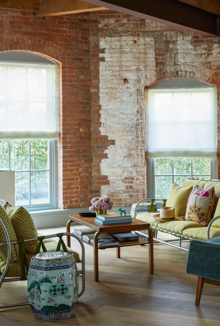 60 Small Living Room Ideas That Make the Space Feel Bigger (Decorating ...