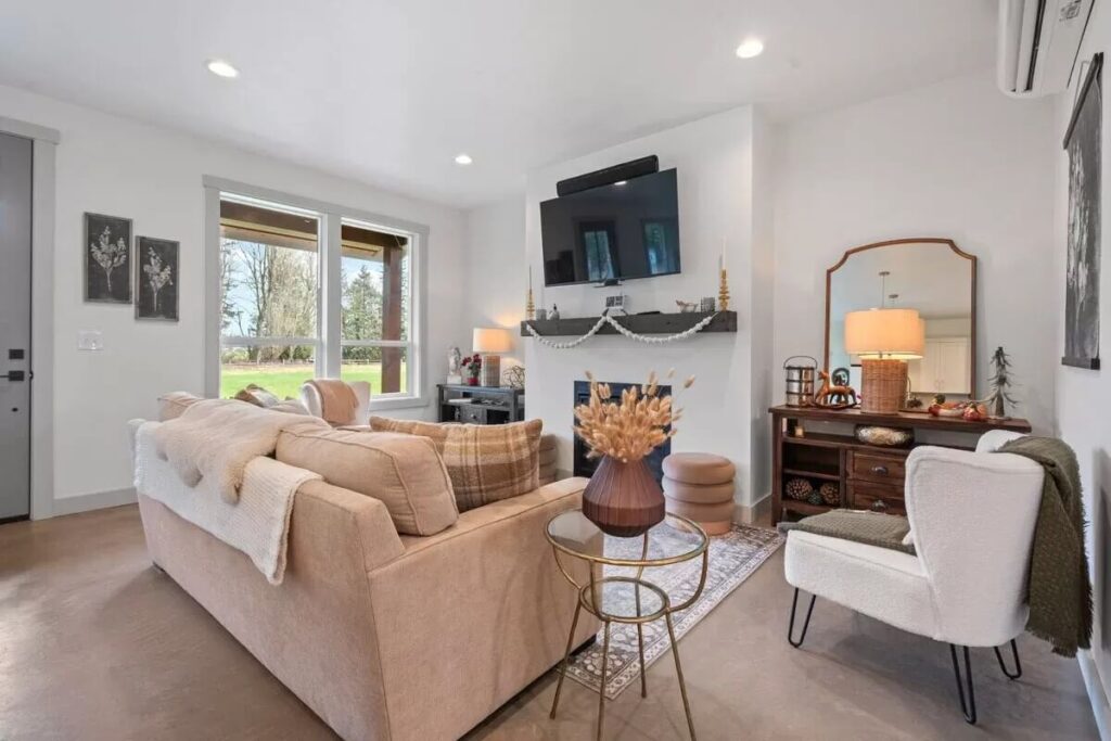 0396 280206JWD barndominium style home architectural designs smallhometours.com 11