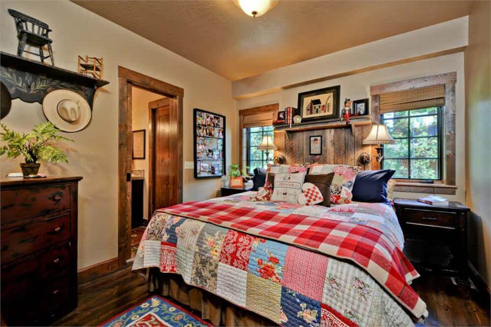 0474 rustic 2 bedroom log cabin 1362 sq ft floor plan smallhometours.com 2