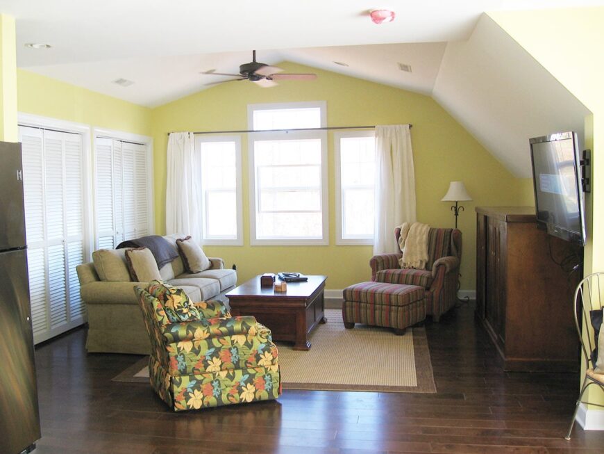 0496 two story 2 bedroom carriage cottage smallhometours.com 5