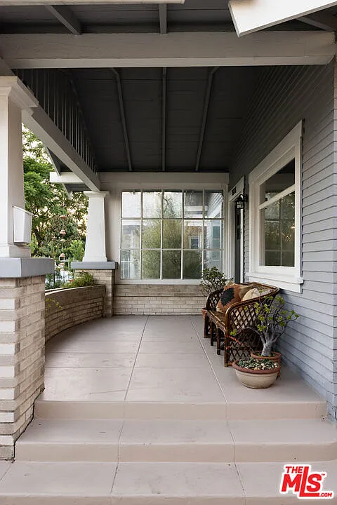 0498 20574125 bungalow houseplan zillow smallhometours.com 4