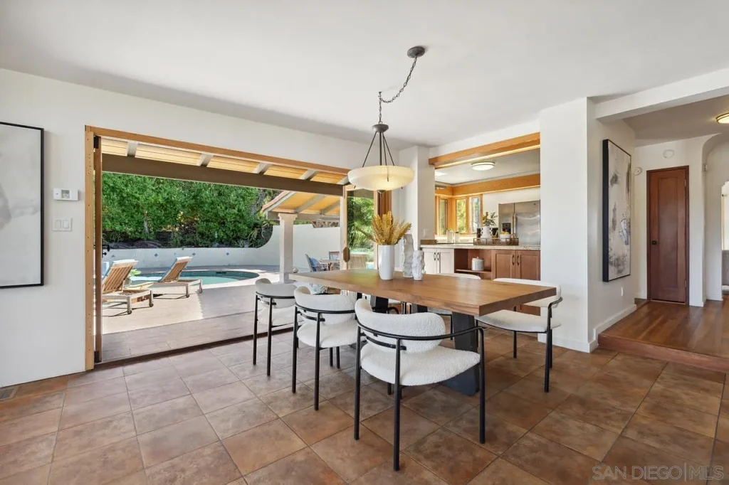0511 16952859 adobe houseplan zillow smallhometours.com 14