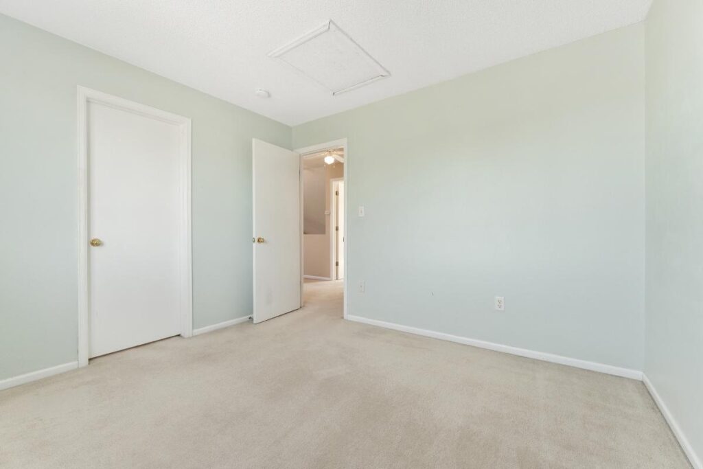 0520 35065452 House Plan Redfin smallhometours.com 6