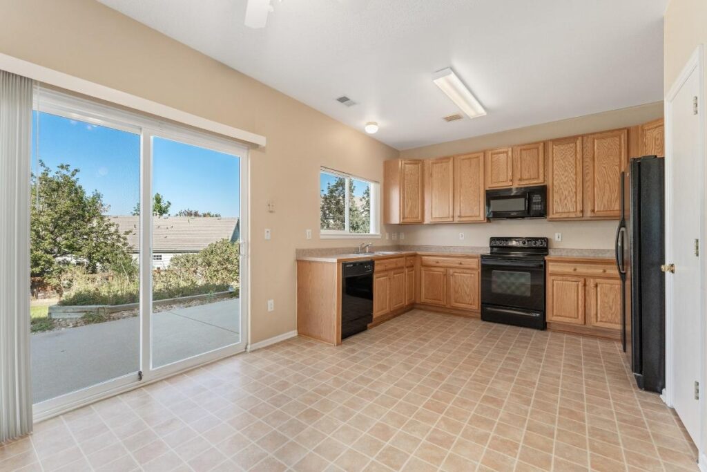 0520 35065452 House Plan Redfin smallhometours.com 8