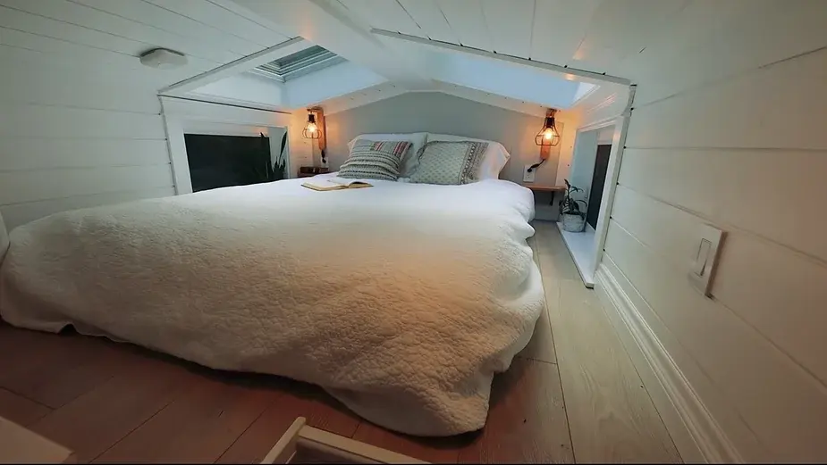 0246 Couple downsize their big house to a tiny house smallhometours.com 2