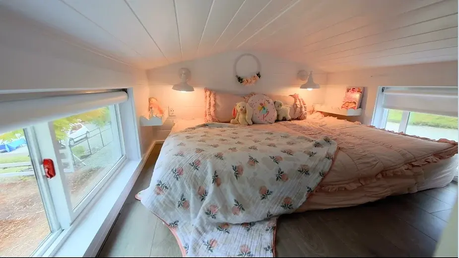 0251 Fabulous farmhouse style tiny home smallhometours.com 4