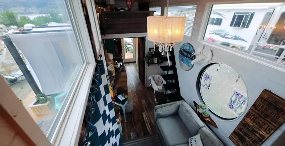 0252 Wild tiny house adventure by mother and daughter smallhometours.com 4