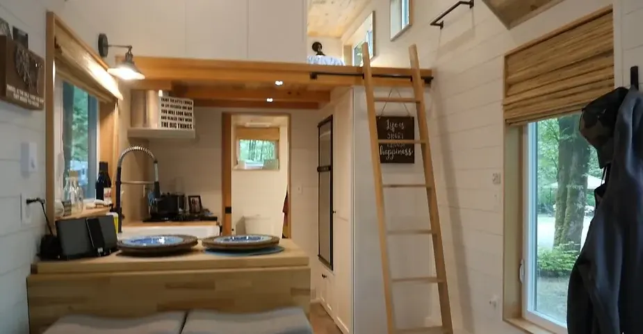 0254 Magnificent tiny house for a vivacious retired cop smallhometours.com 1