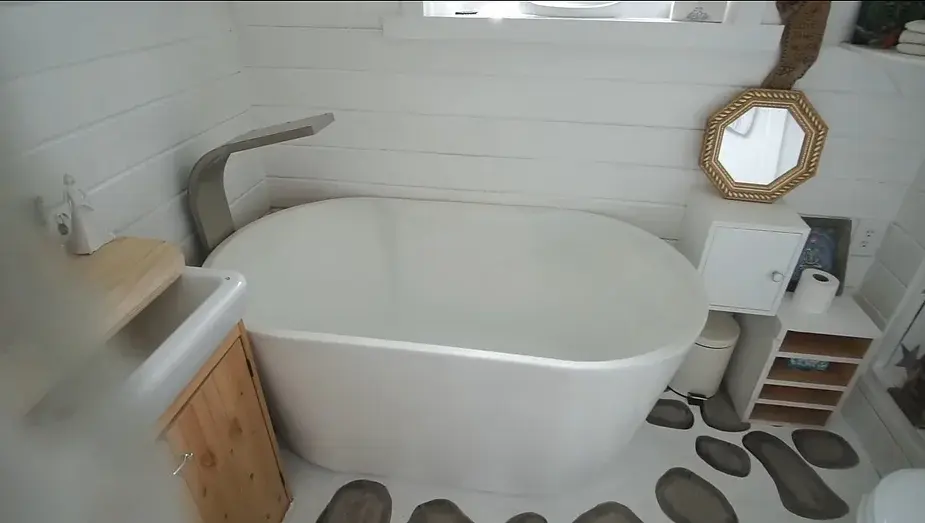 0255 Mykonos island into a tiny house smallhometours.com 4