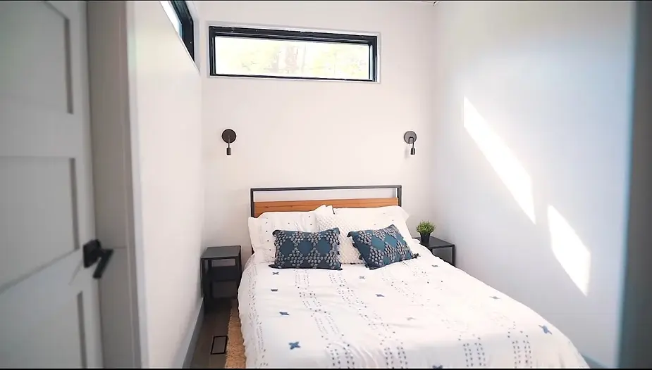 0256 Luxury container home that everybody dreams about smallhometours.com 5