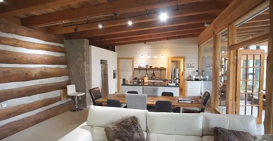 0261 Beautiful innovative earthship home smallhometours.com 5