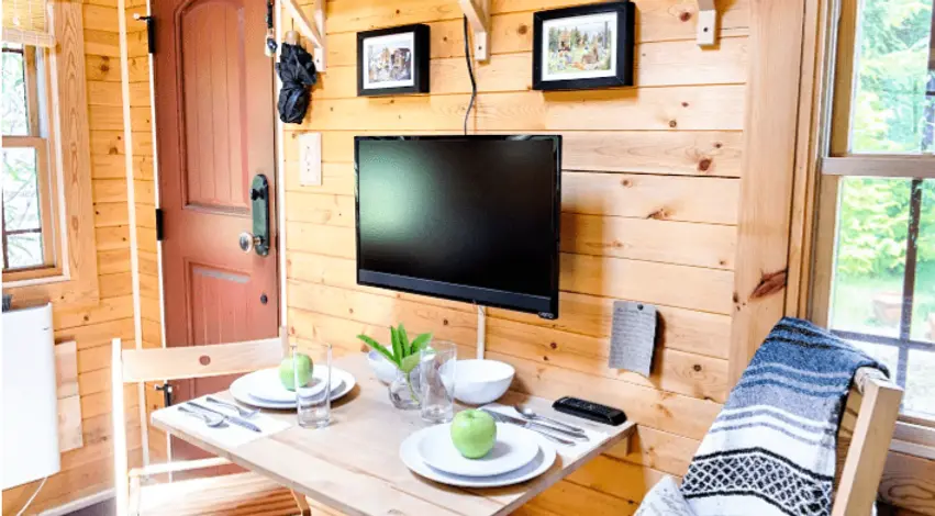 0268 Charming tiny house off grid with a cost between 15 20000 smallhometours.com 5