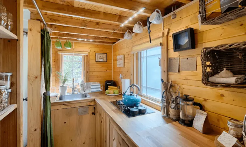 0268 Charming tiny house off grid with a cost between 15 20000 smallhometours.com 6