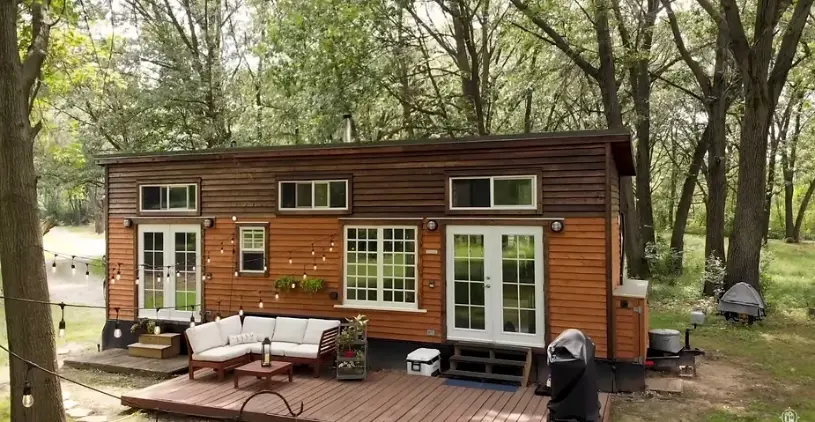 0271 Adorable tiny house for a growing family smallhometours.com 2 1