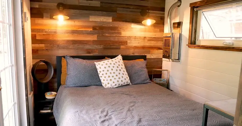 0271 Adorable tiny house for a growing family smallhometours.com 3 1