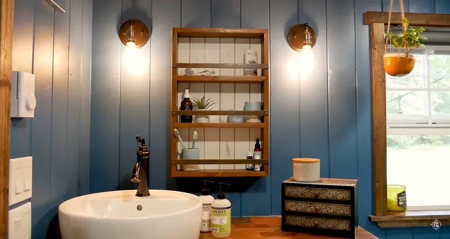 0271 Adorable tiny house for a growing family smallhometours.com 7 1