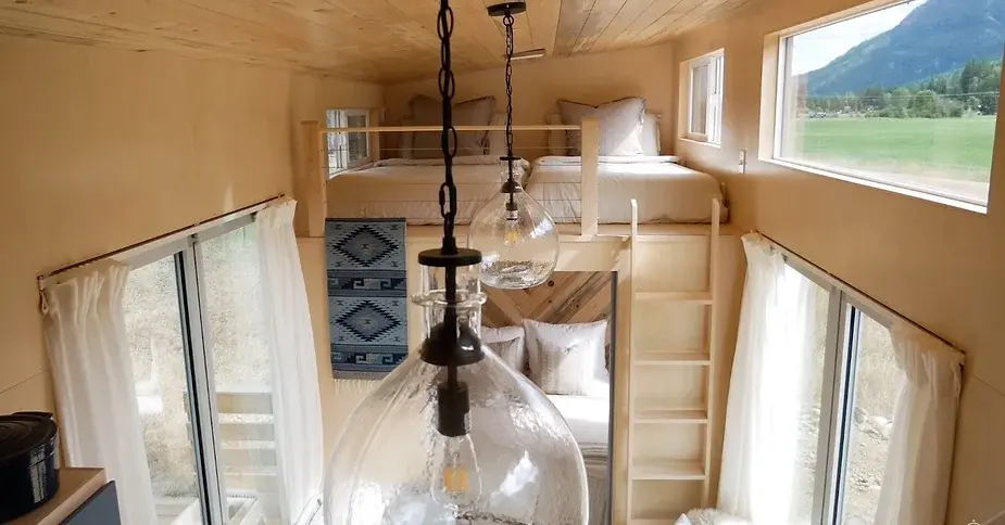 0277 Vacation tiny home in the mountains expands to the outdoors sleeps 6 smallhometours.com 1