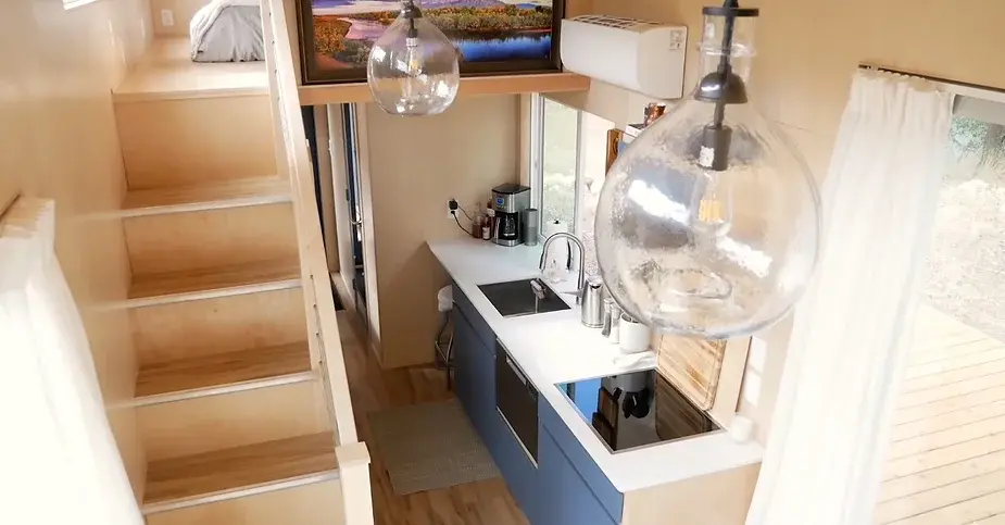 0277 Vacation tiny home in the mountains expands to the outdoors sleeps 6 smallhometours.com 6