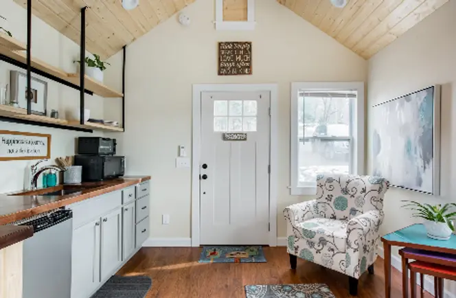 0279 Looking for a quaint tiny home to escape to for a weekend getaway smallhometours.com 3