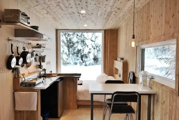 0285 53 long canadian tire container turned into minimalist micro tiny house smallhometours.com 2