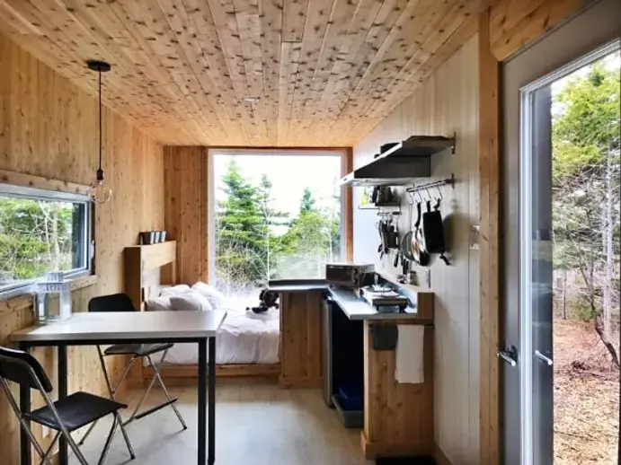 0285 53 long canadian tire container turned into minimalist micro tiny house smallhometours.com 7