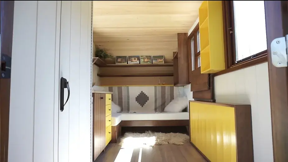 0287 Shepherd hut tiny house built by Gute smallhometours.com 3