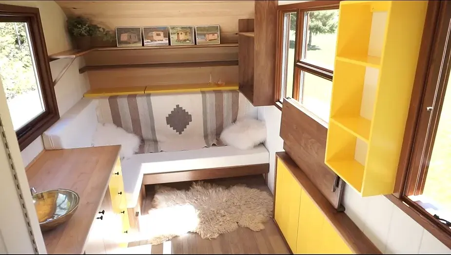 0287 Shepherd hut tiny house built by Gute smallhometours.com 4