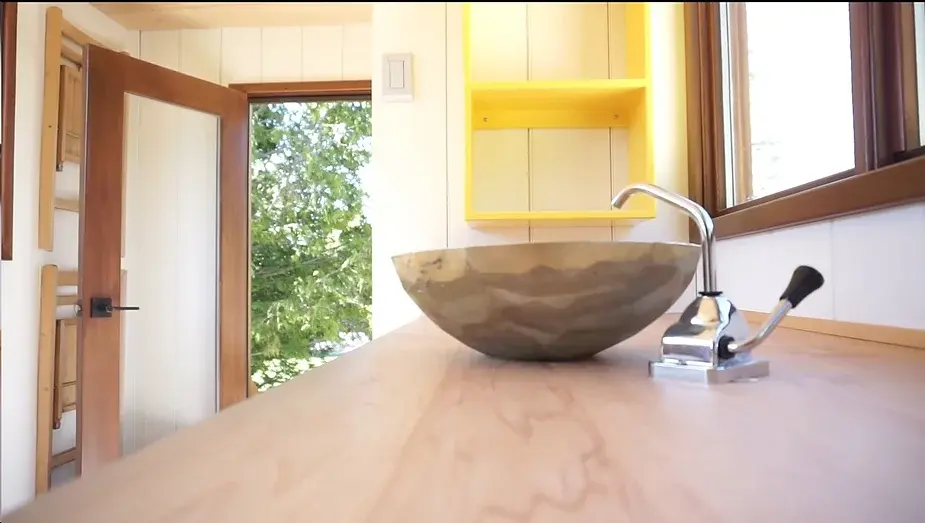 0287 Shepherd hut tiny house built by Gute smallhometours.com 6