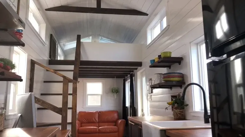 0288 Living in 280 square feet modern tiny house with two kids smallhometours.com 3