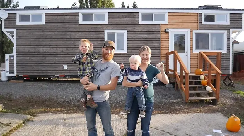 0288 Living in 280 square feet modern tiny house with two kids smallhometours.com 7