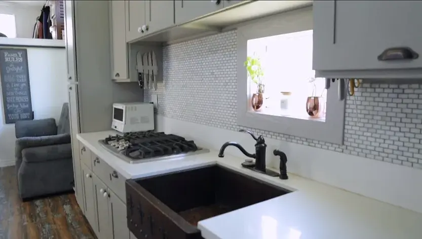 0289 338 square feet tiny house to obtain financial freedom smallhometours.com 1